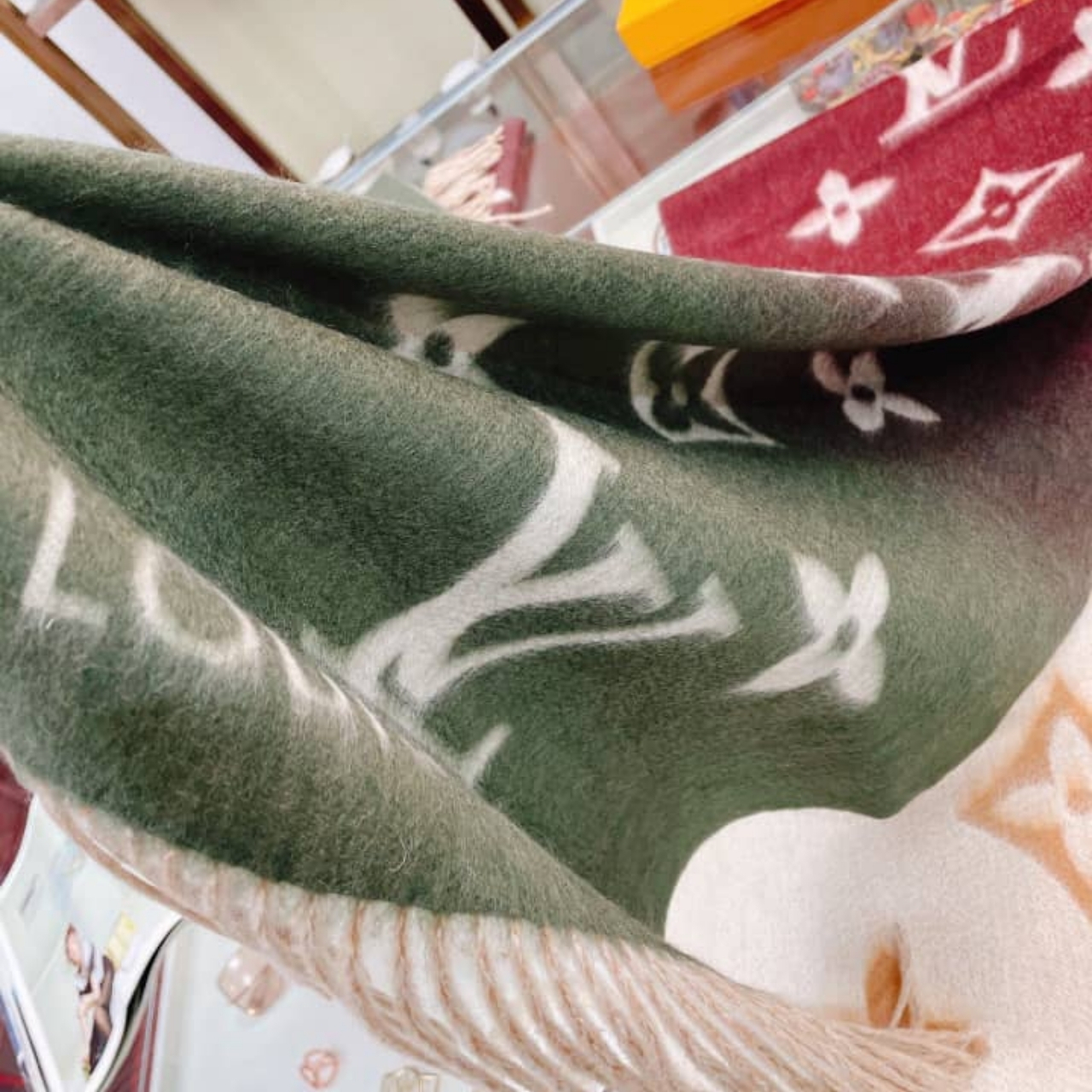 Louis Vuitton Reykjavik Gradient Scarf Multicolor 180Cm - Image 6