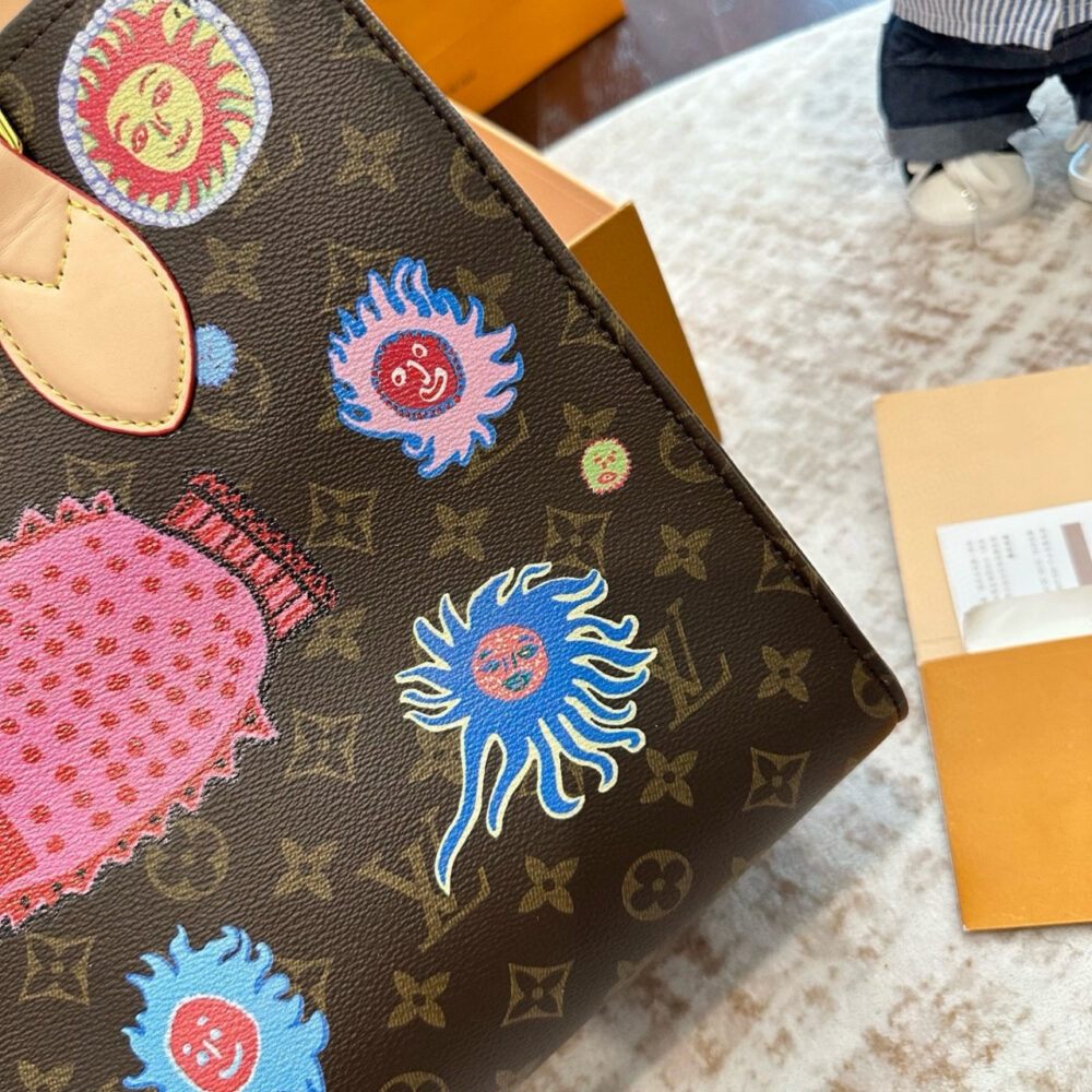 Louis Vuitton x Yayoi Kusama Onthego Monogram Canvas MM 35Cm M46429 - Image 5