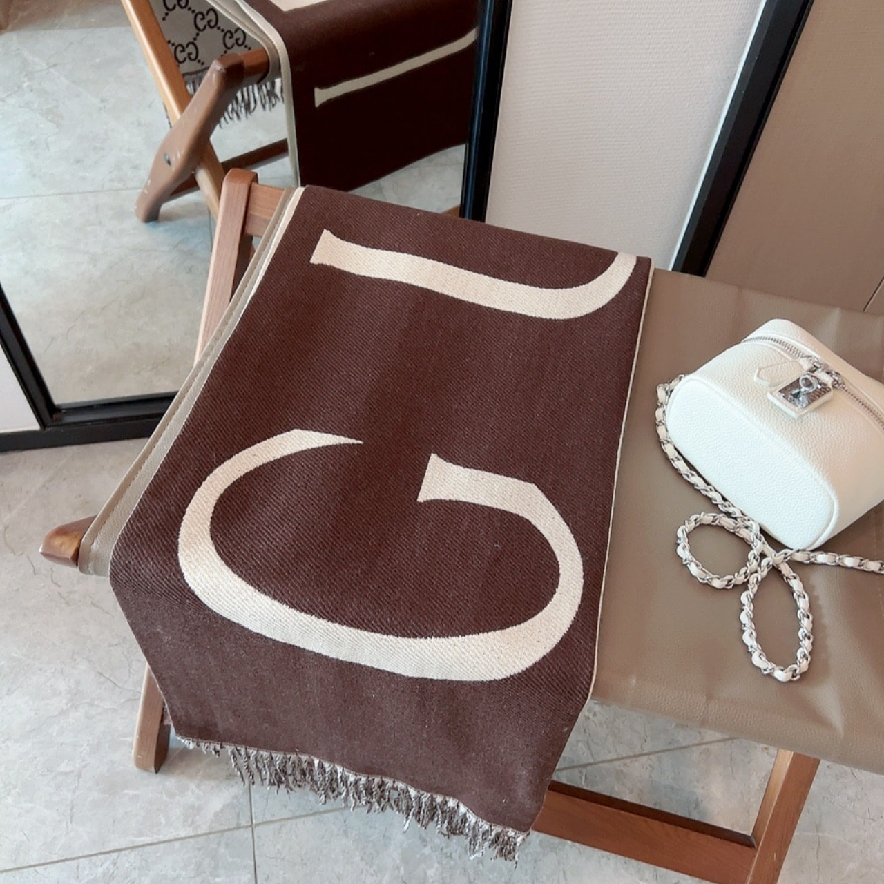Gucci GG Jacquard Scarf White And Brown - Image 3