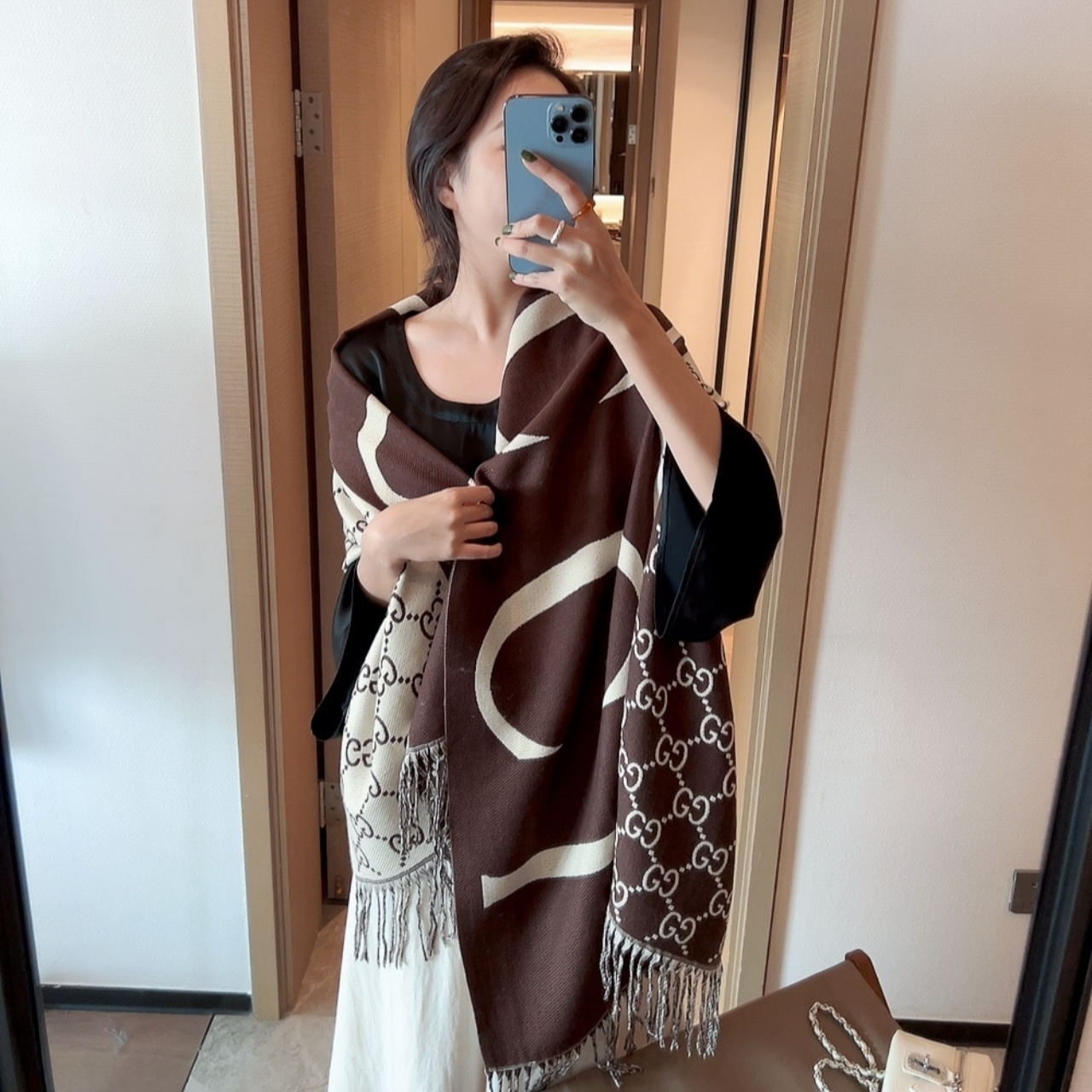 Gucci GG Jacquard Scarf White And Brown - Image 4