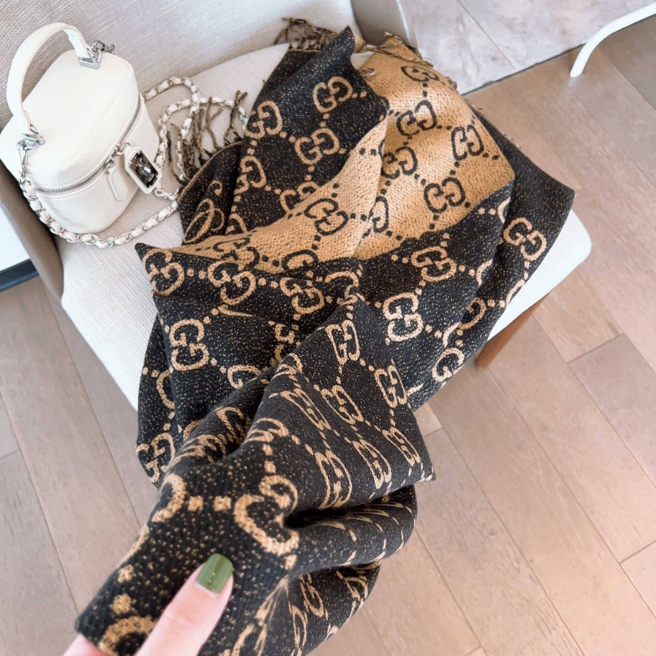 Gucci GG Jacquard Wool Scarf Black And Beige - Image 2