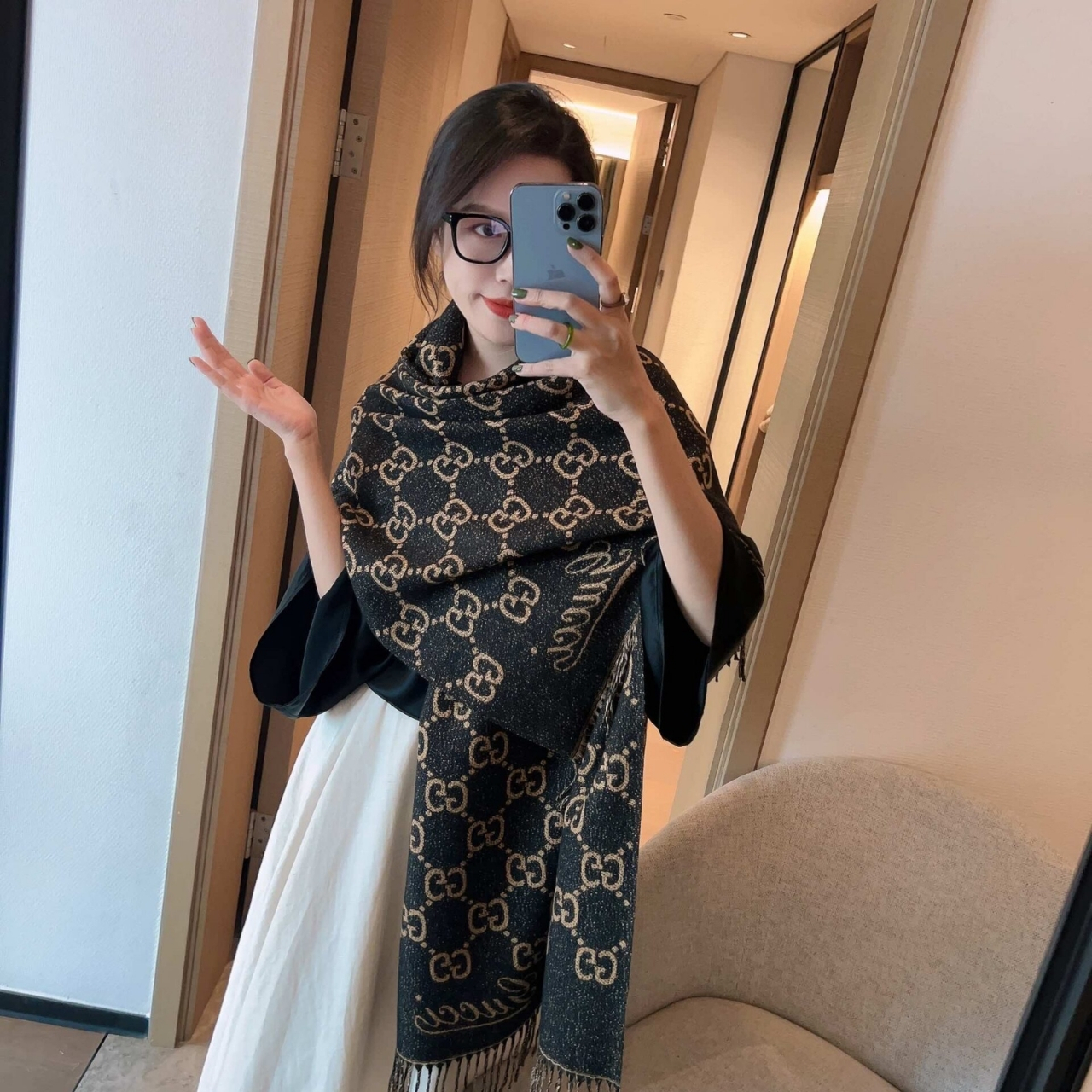 Gucci GG Jacquard Wool Scarf Black And Beige - Image 3