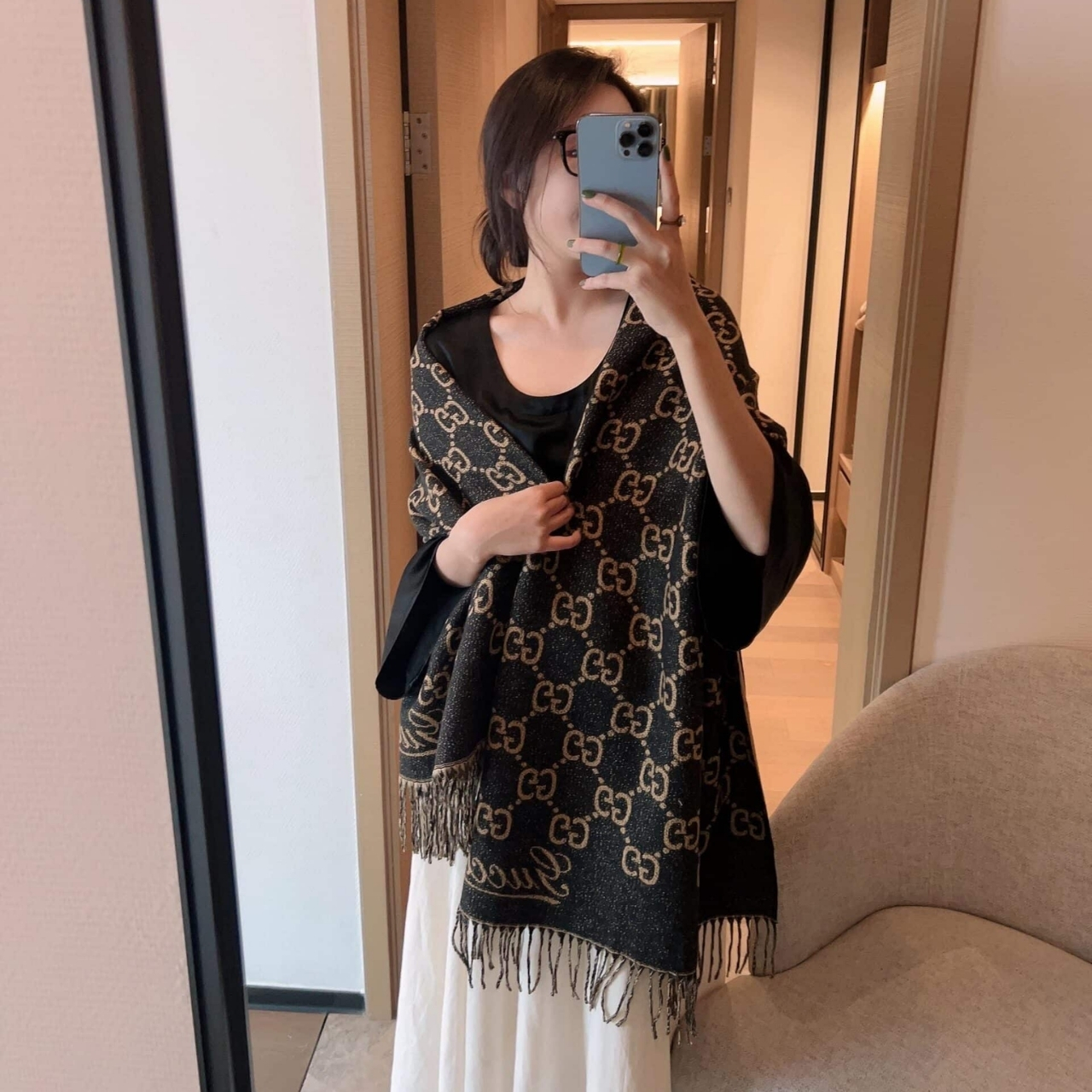 Gucci GG Jacquard Wool Scarf Black And Beige - Image 4