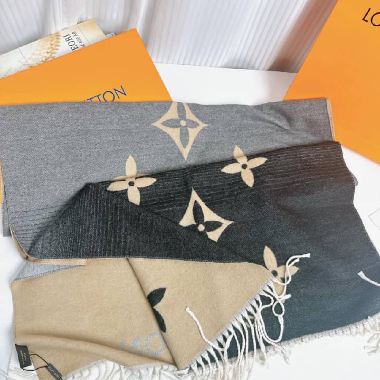 Louis Vuitton Gradient Shawl Black And Grey 190Cm - Image 3