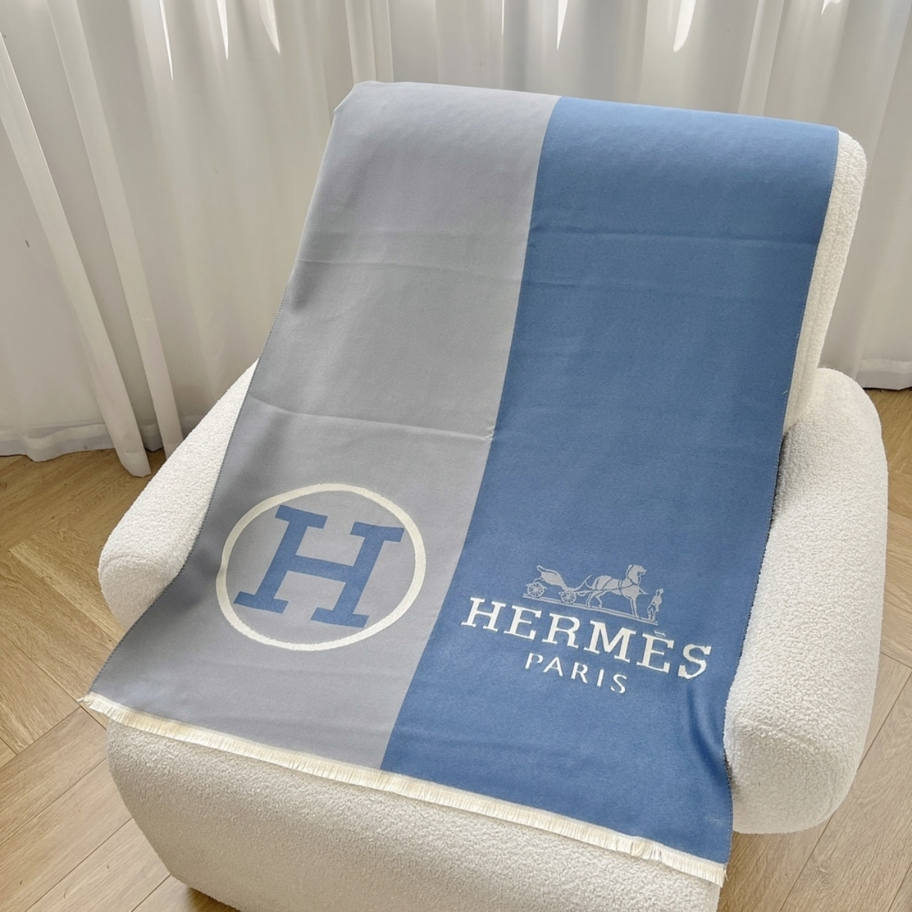 Hermes H Letter Cashmere Muffler Blue 180Cm - Image 3