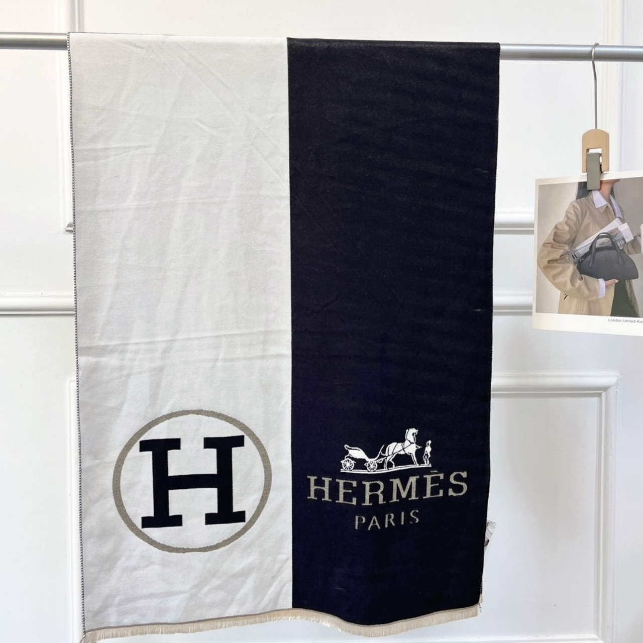 Hermes H Letter Cashmere Muffler Black 180Cm - Image 3