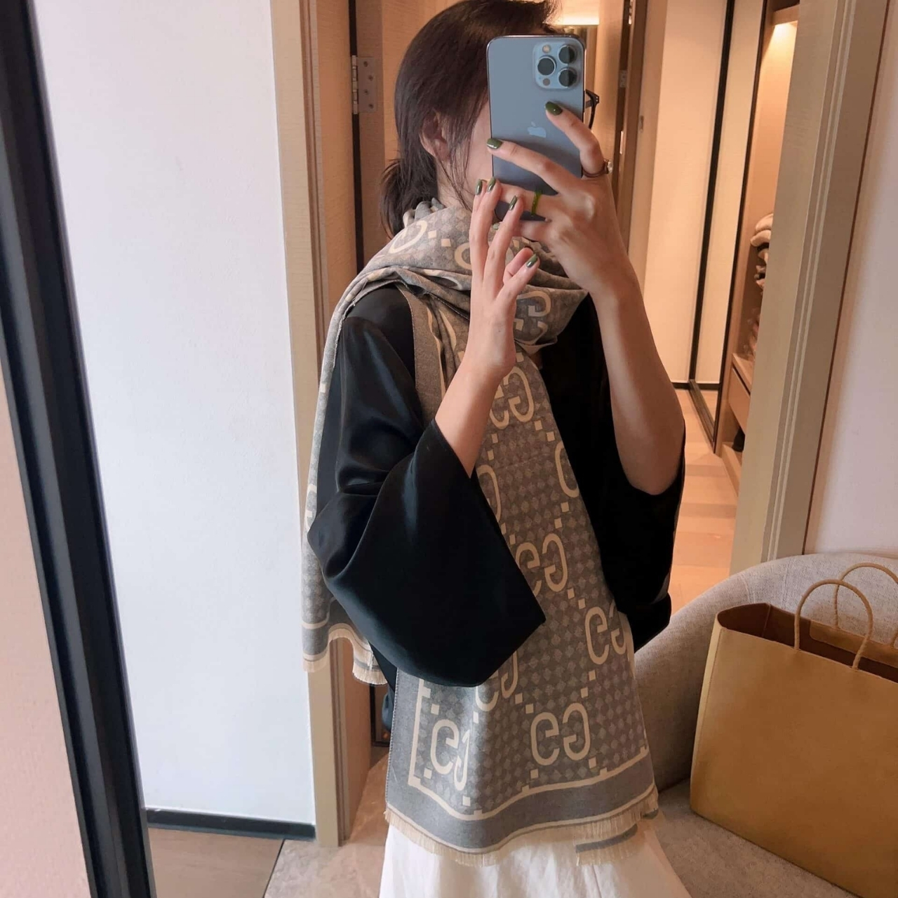 Gucci Maxi GG Wool Jacquard Scarf Grey 180Cm - Image 3