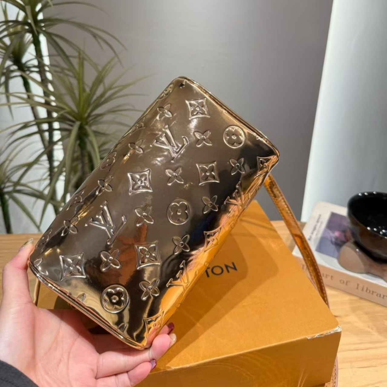 Louis Vuitton Speedy Bandoulière 20 Copper Gold 20Cm M26497 - Image 3