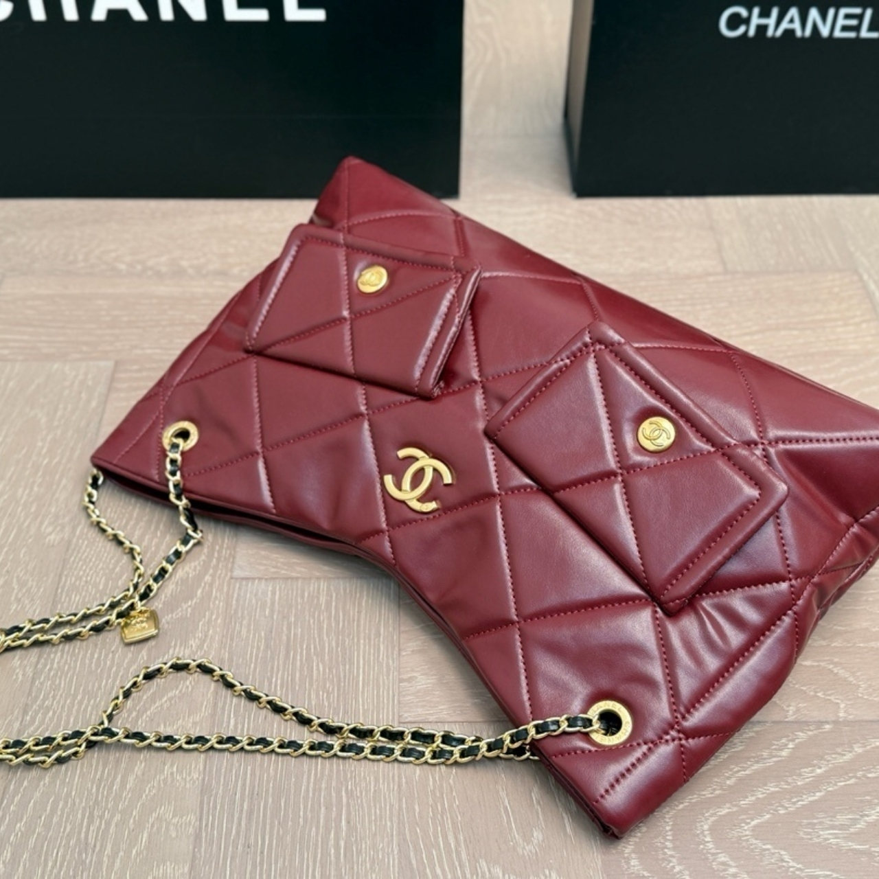 Chanel Shopping Bag Gold Tone Metal Red 38Cm - Image 3