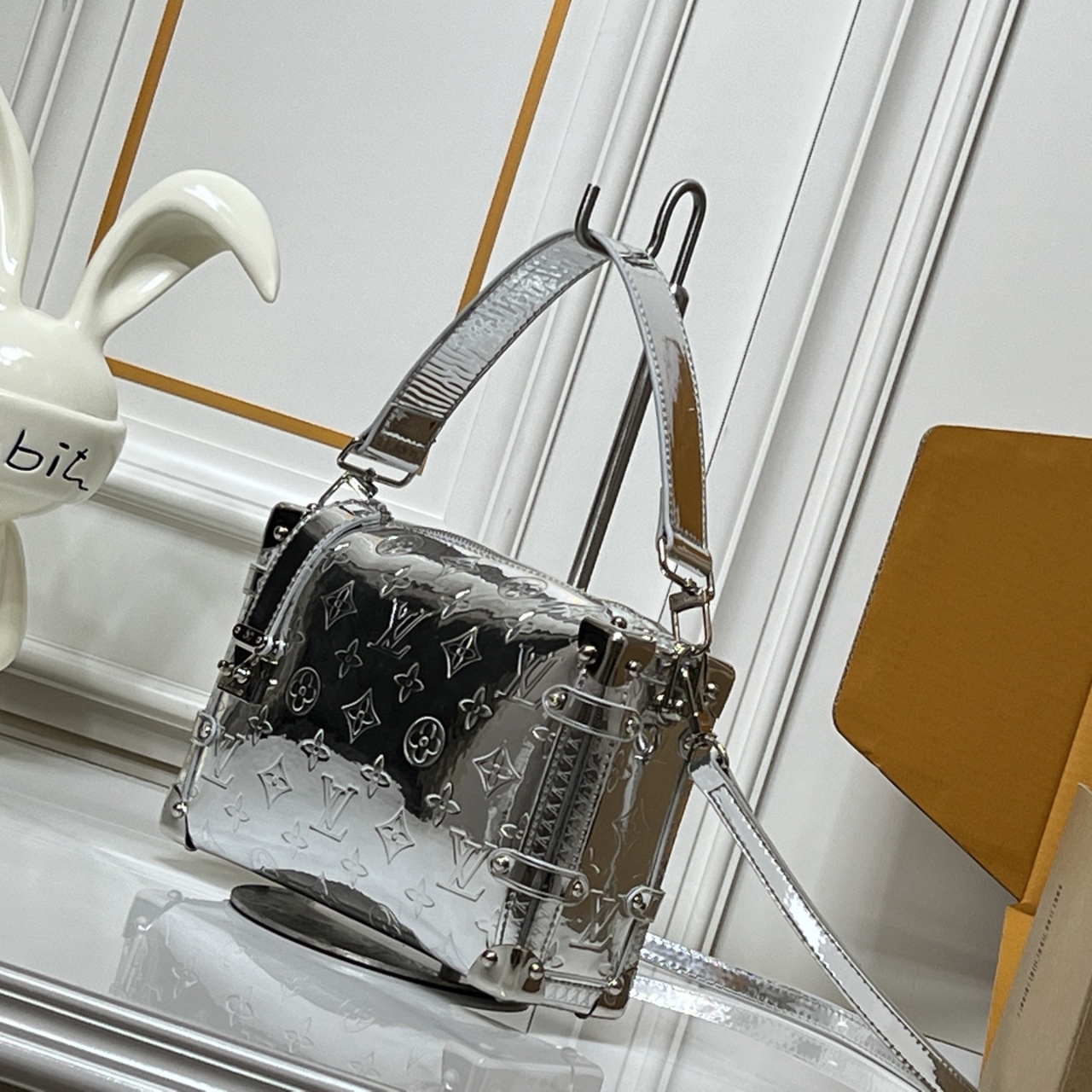 Louis Vuitton Side Trunk MM Silver 23Cm M26223 - Image 4