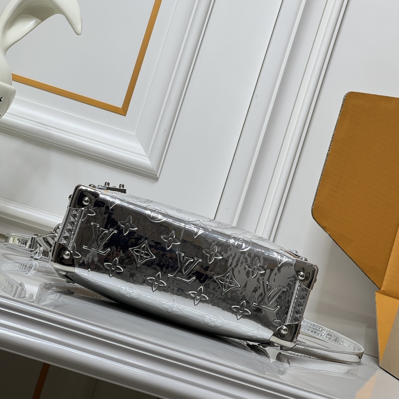 Louis Vuitton Side Trunk MM Silver 23Cm M26223 - Image 6