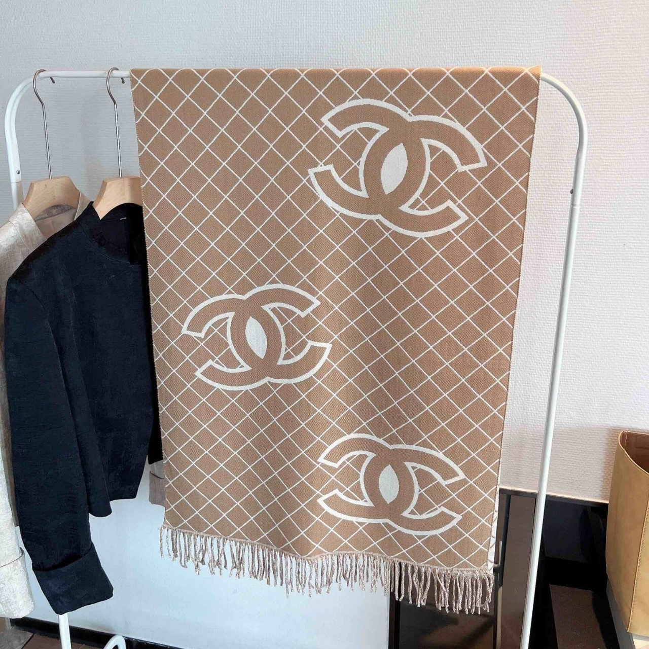 Chanel Cashmere Shearling Scarf Beige - Image 2