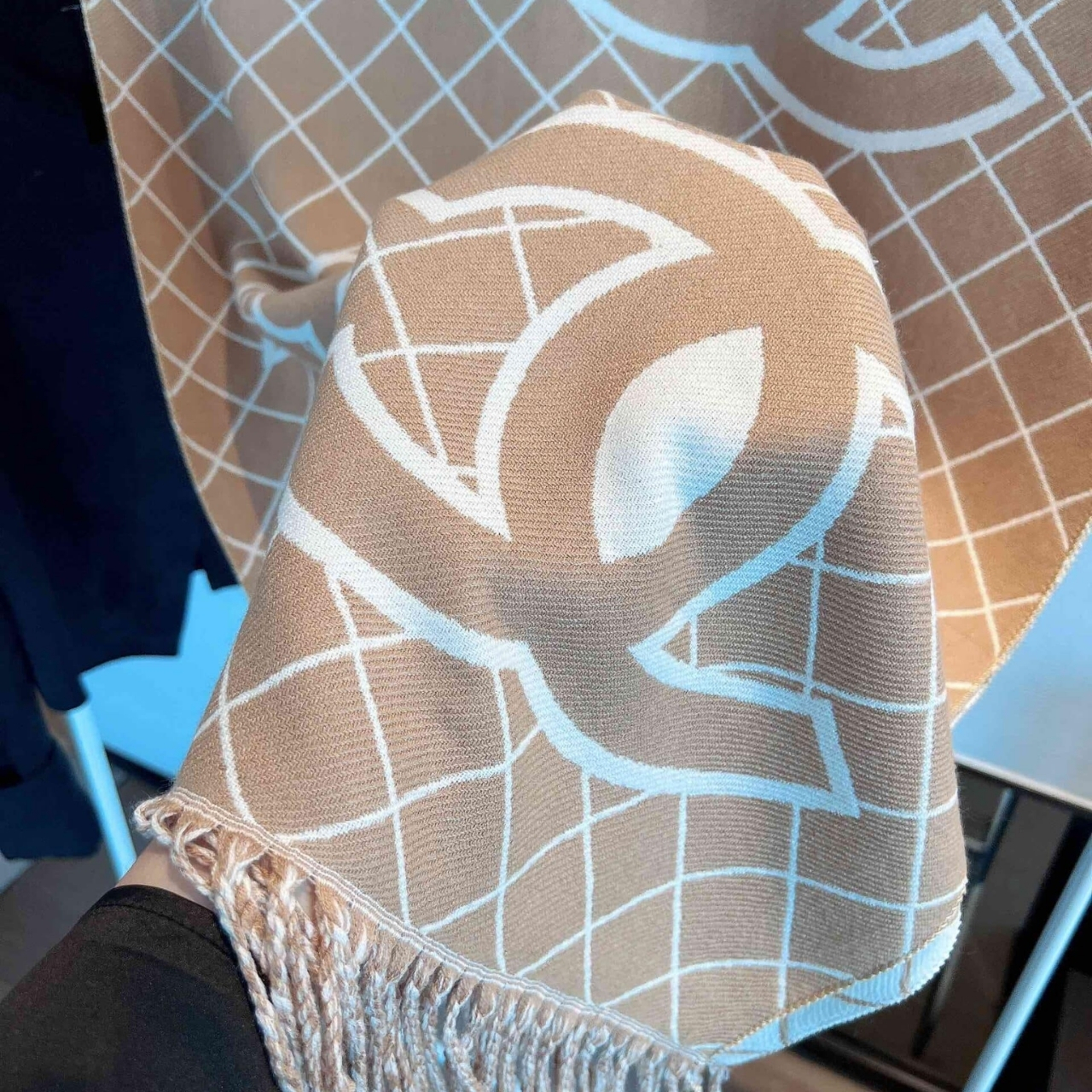 Chanel Cashmere Shearling Scarf Beige - Image 3