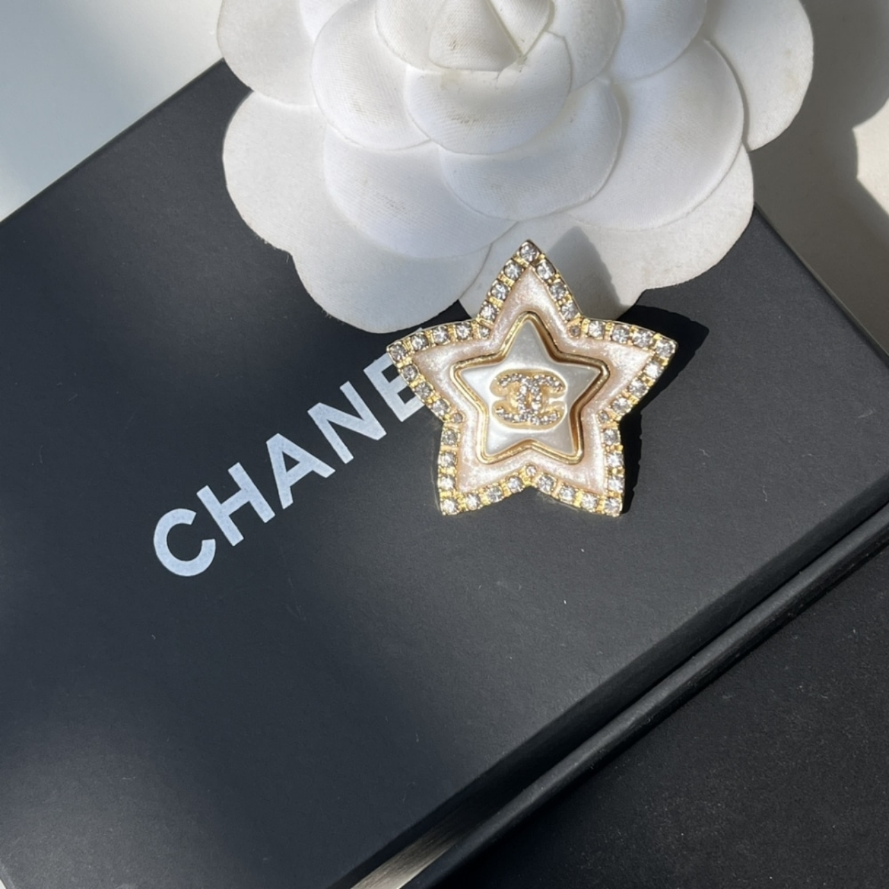 Chanel CC Star Brooch Gold - Image 2