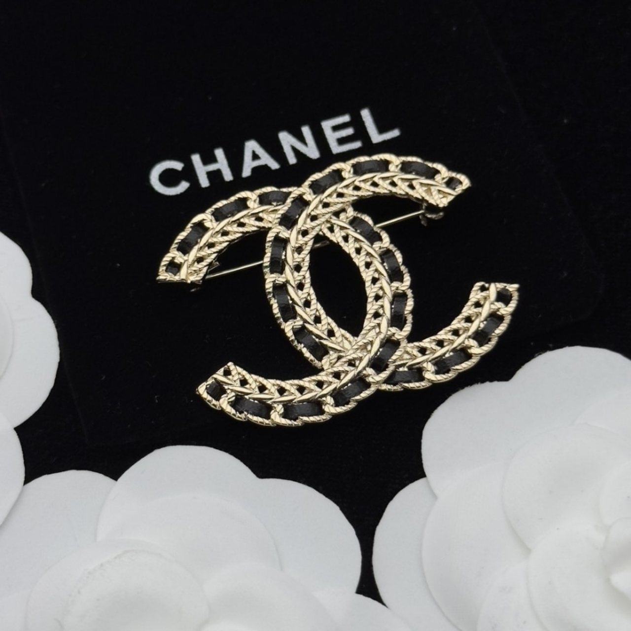 Chanel Metal And Chain Double C Brooch - Image 2