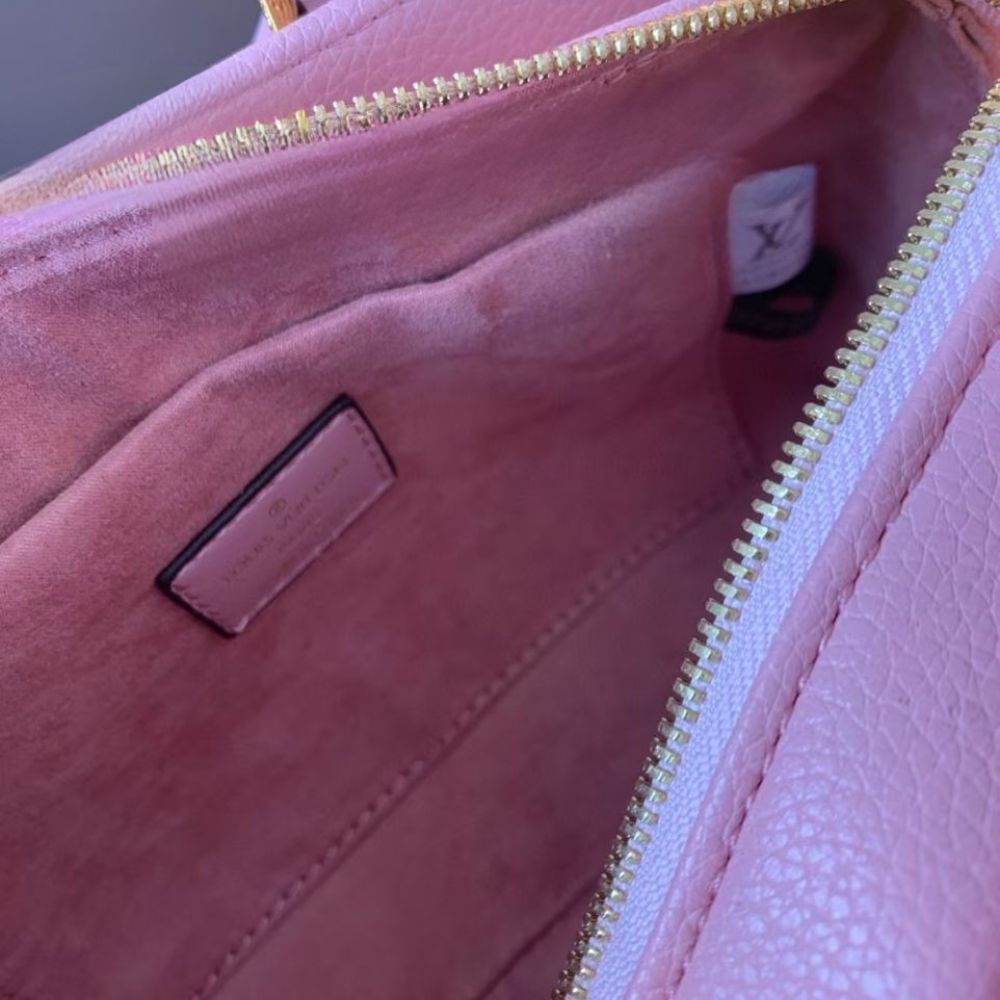 Louis Vuitton Onthego East West Bag Pink White 25Cm - Image 7