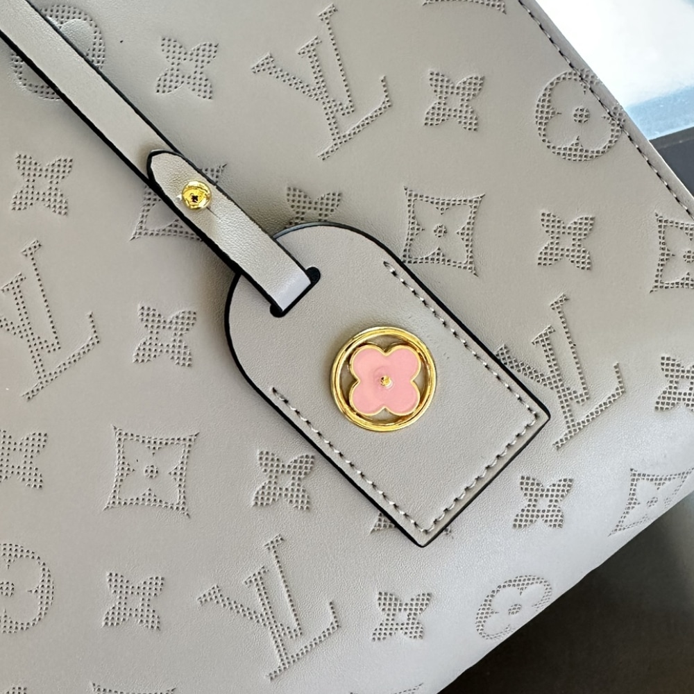 Louis Vuitton Onthego MM Monogram Empreinte Grey 35Cm - Image 6