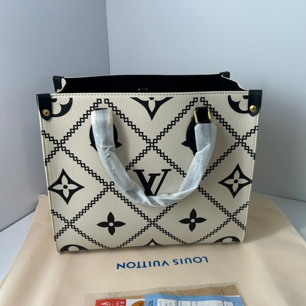 Louis Vuitton Onthego Mm Monogram Cream Black 35Cm M46016 - Image 2