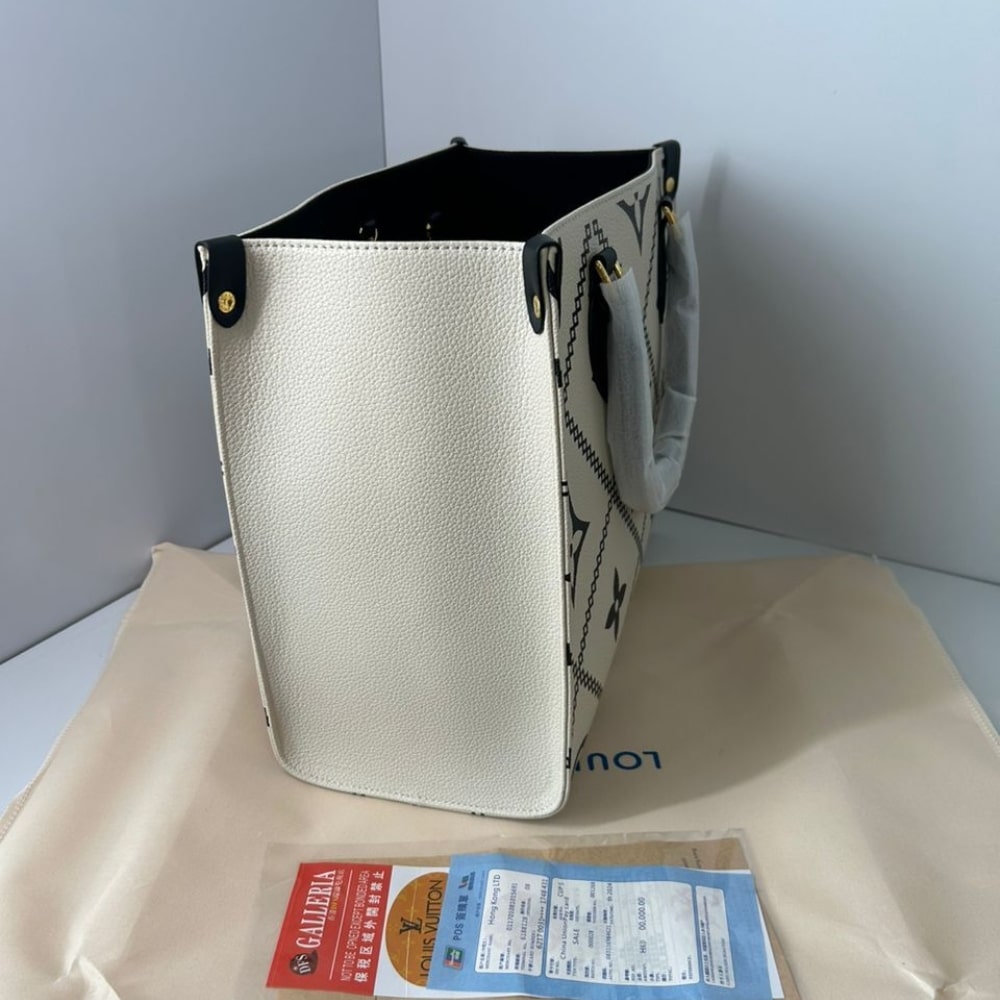 Louis Vuitton Onthego Mm Monogram Cream Black 35Cm M46016 - Image 3